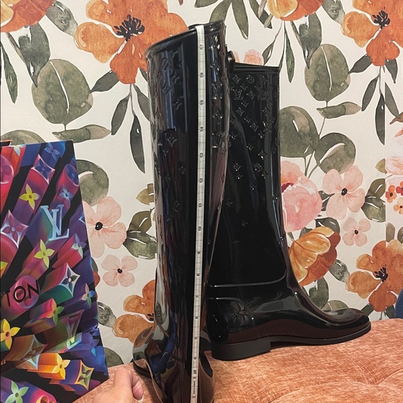 Louis Vuitton Drops High Rain Boots – Black - Picture 11 of 12